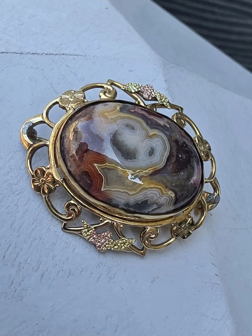 Vintage Signed White Co Gold Filled Crazy Lace Agate Oval Floral Brooch